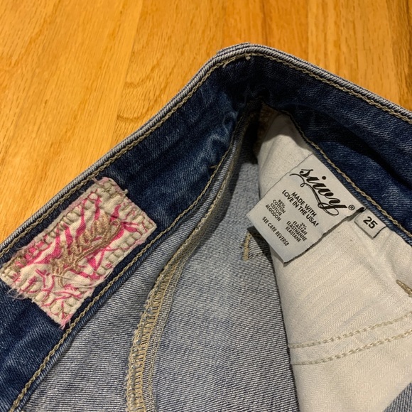 Jean shorts - Picture 2 of 3